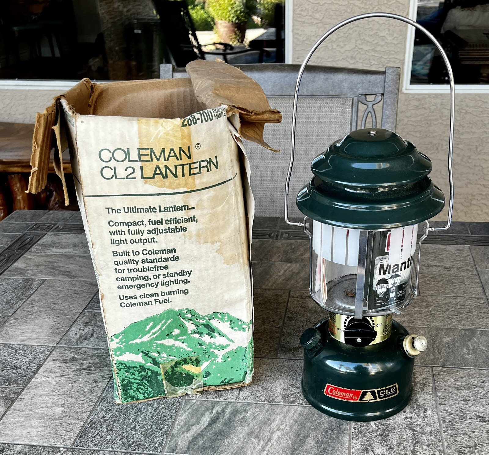 1985 Coleman CL2 Adjustable 2 Mantle Lantern 288 w/ Box
