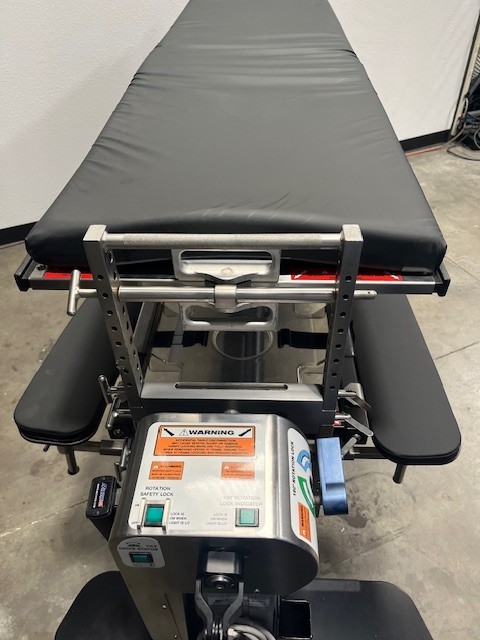 Mizuhio OSI 5803 Jackson Spinal Table