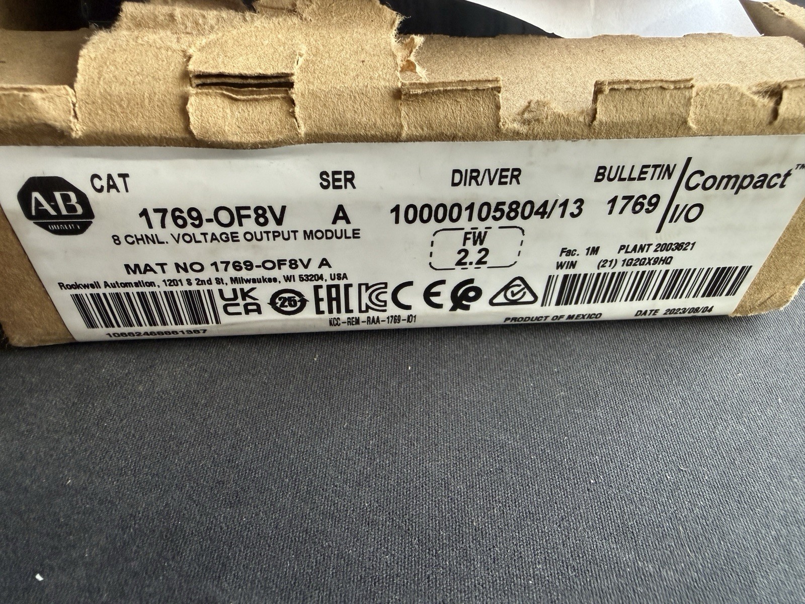 Allen-Bradley 1769-OF8V SER A CompactLogix 8 Pt Output Module 1769OF8V NEW