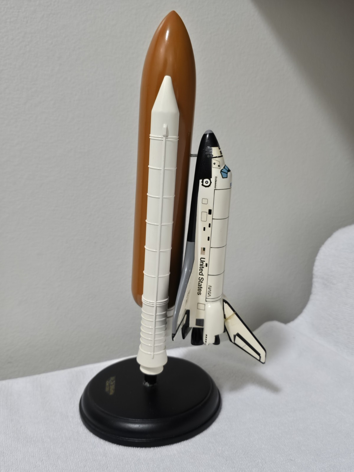 VTG Space Shuttle Endeavour Full Stack 1/200 Scale Desktop Display Model READ