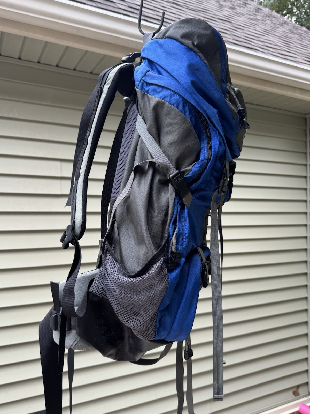 Gregory Acadia Medium Internal Frame Backpack 55-62 Liters Pre-Owned Barely Used