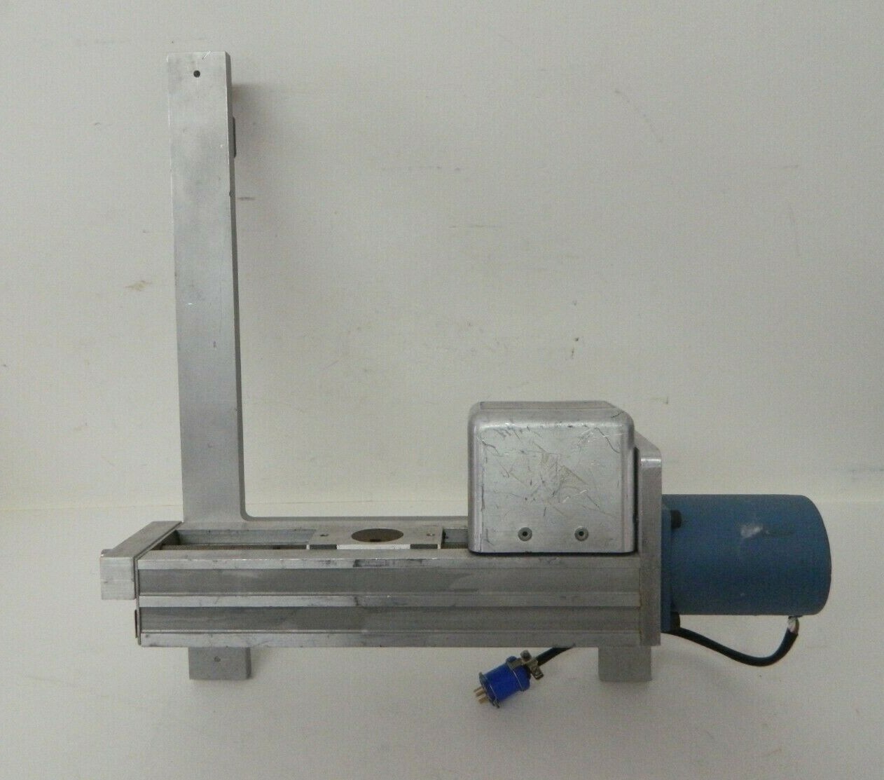 UniSlide B2509P40J Manually Operated Linear Positioning Stage B2500 series