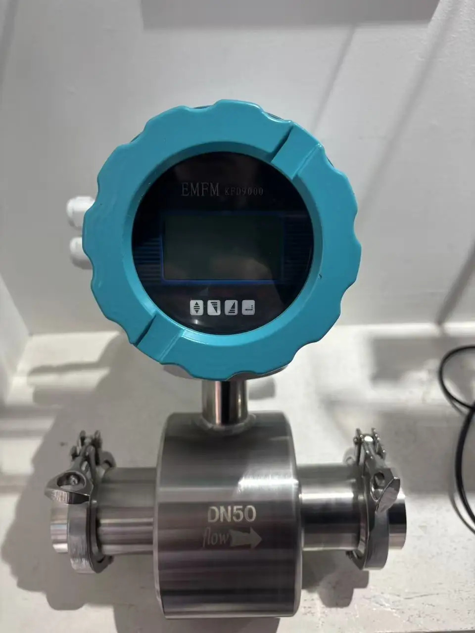 Sanitary Clamp Type Electromagnetic Flow Meter, High Accuracy 0.5%, IP67, 4-20mA