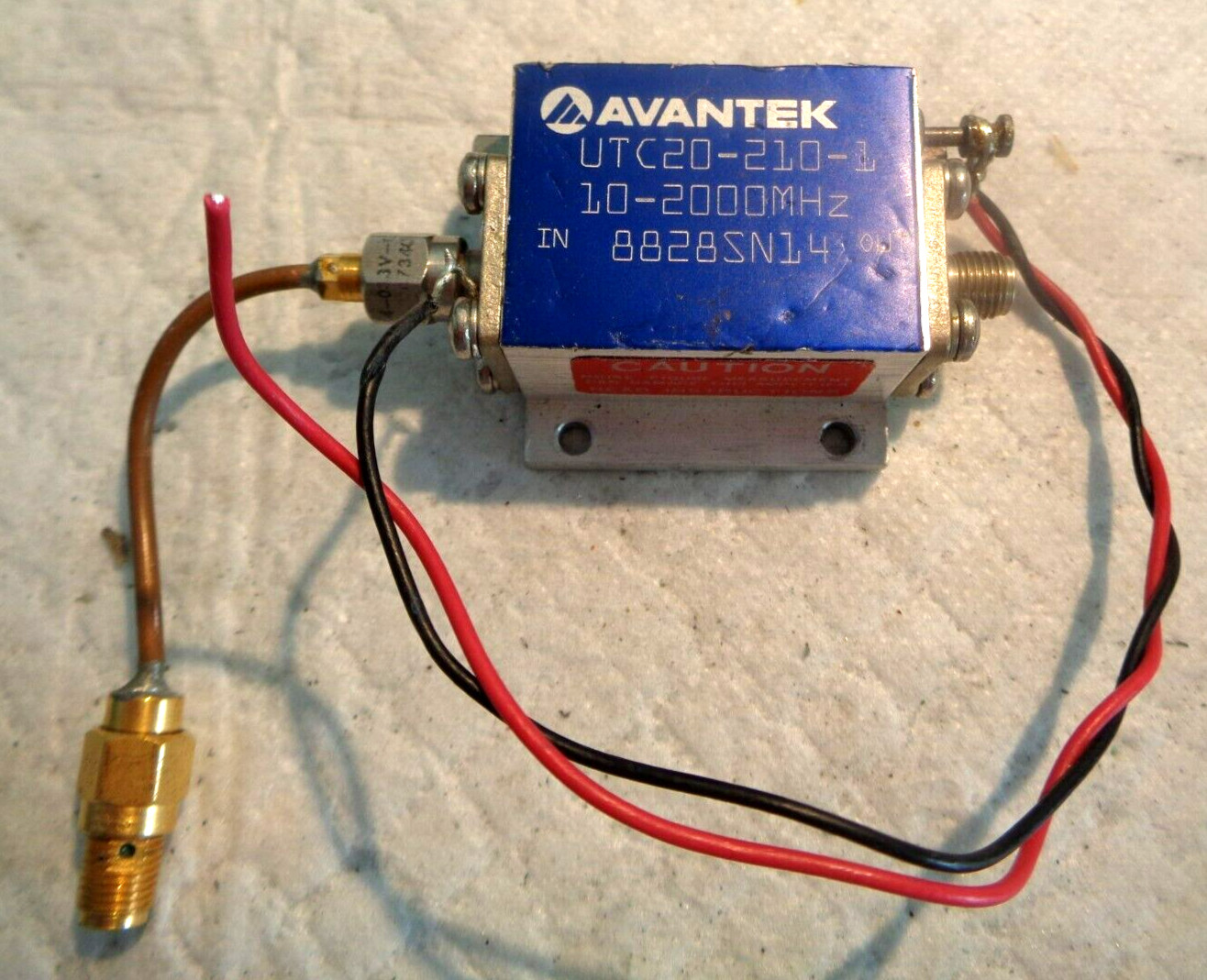 Avantek UTC20-210-1. Range of 10 to 2000 MHz, or 10MHz-2GHz SMA RF Amplifier.