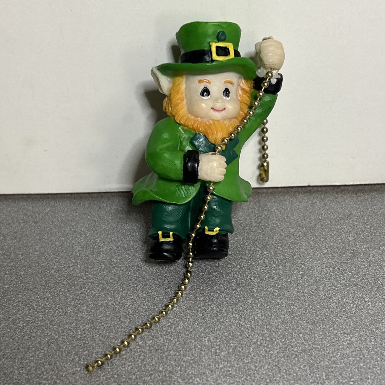 Holiday Characters & Other Ceiling Fan Pull Gold Chain Decor 8" *CHOICE VOL DISC