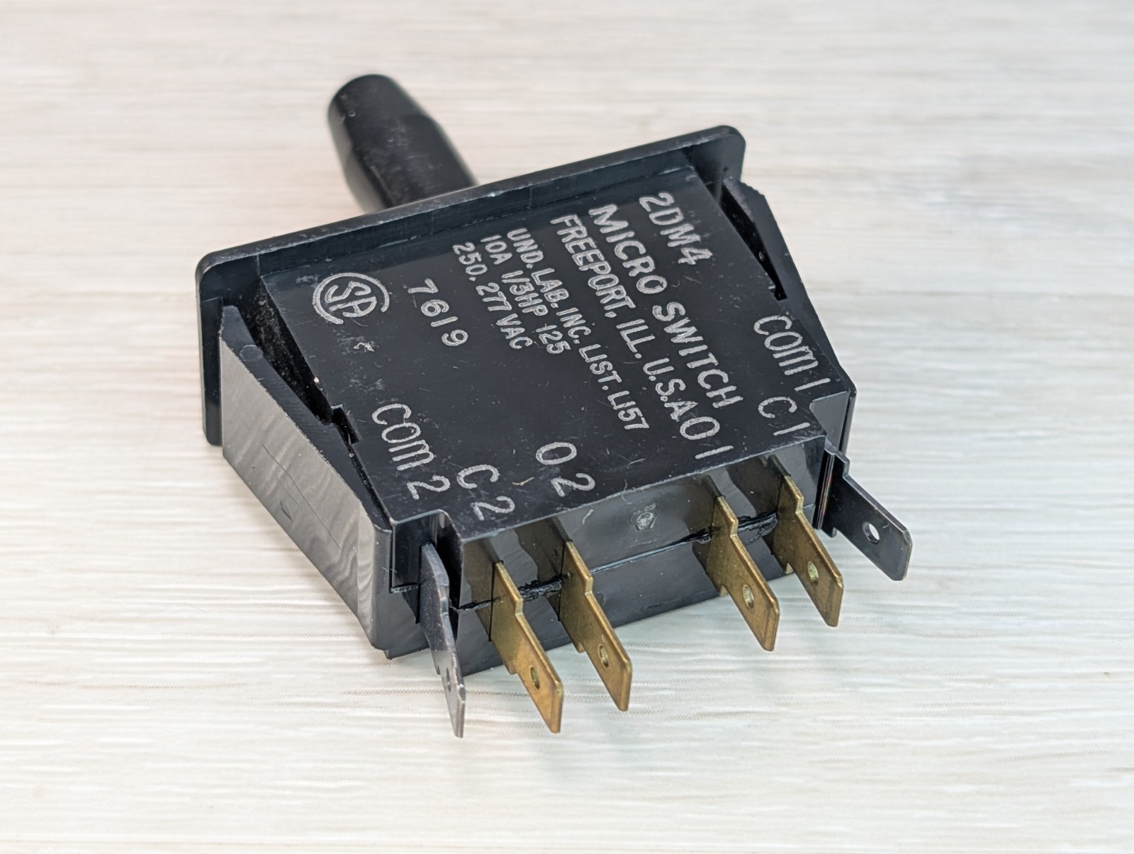 NEW Honeywell MicroSwitch 2DM4 Push / Pull Switch Plunger Actuator 10A 250VAC