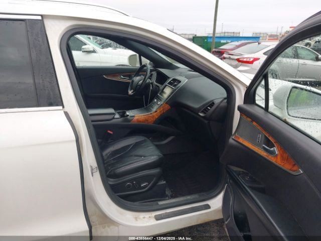 MKX 2016 Glove Box 4930830