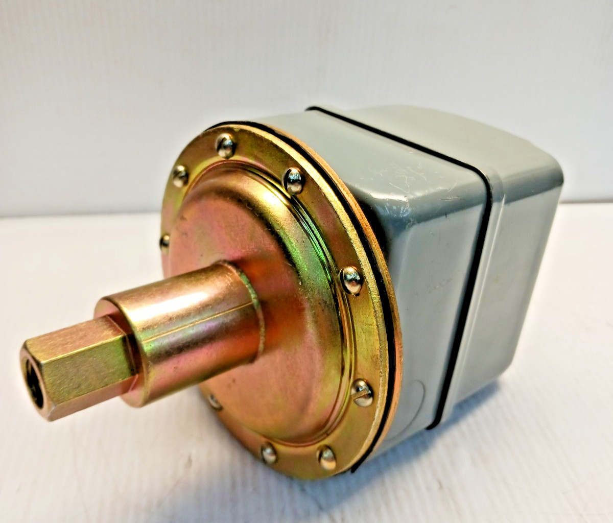 New Square D 9016 GVG1 Vacuum Switch 3 On 8 Off