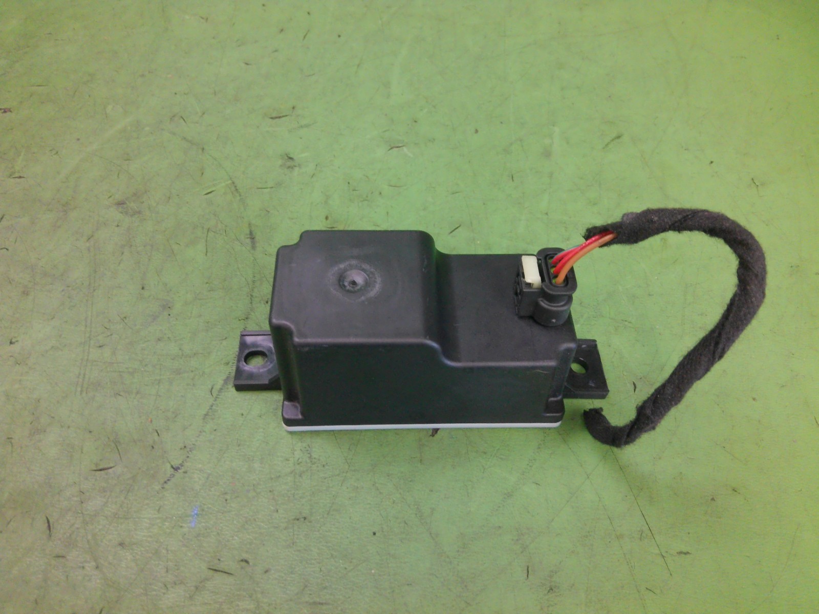 2016 MERCEDES C450 VOLTAGE CONVERTER MODULE 2059052809 OEM