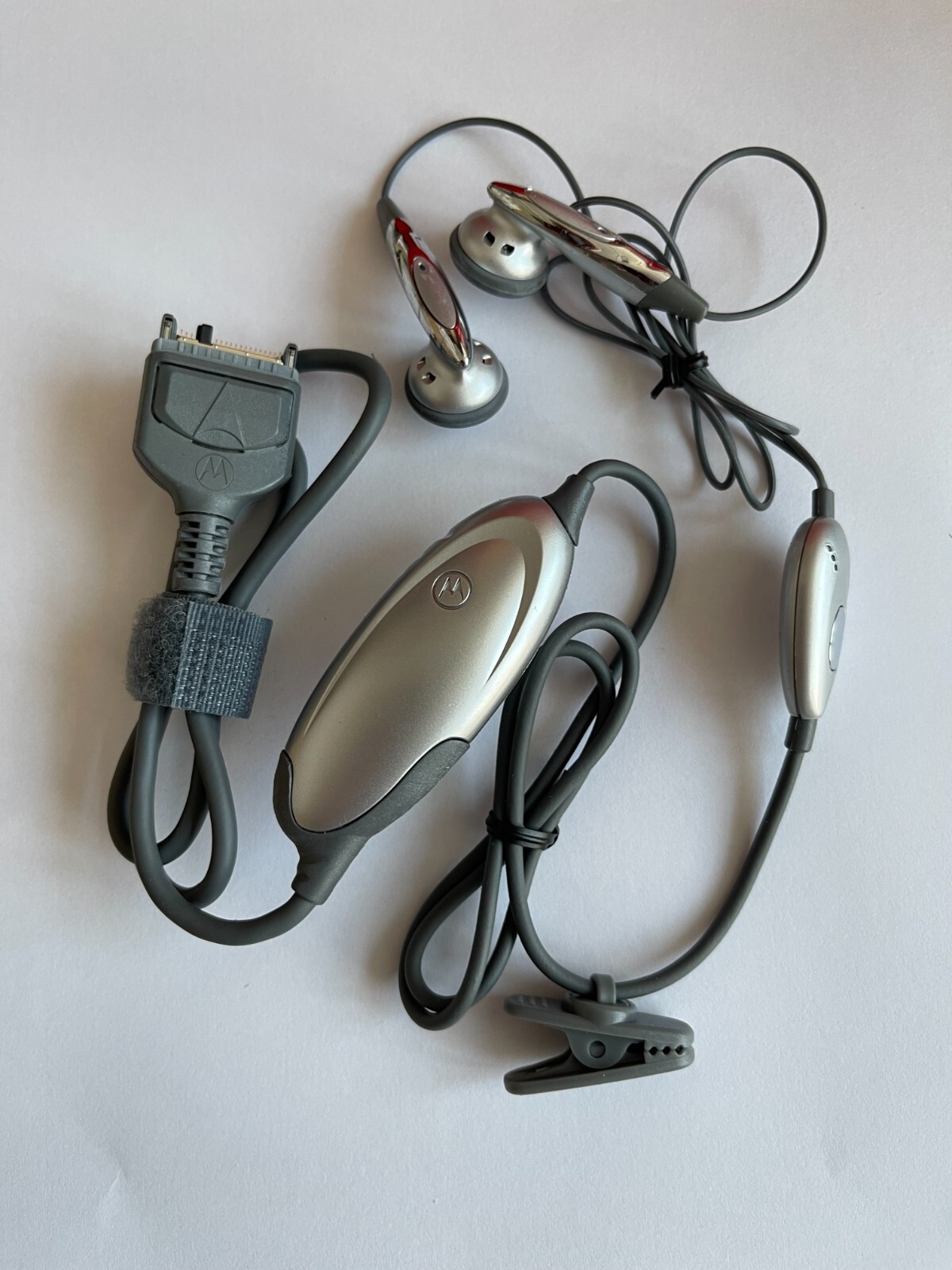 Motorola HFM8000 FM Radio Stereo Headset for V60 V60i V66 V66i V70 T280 T280i