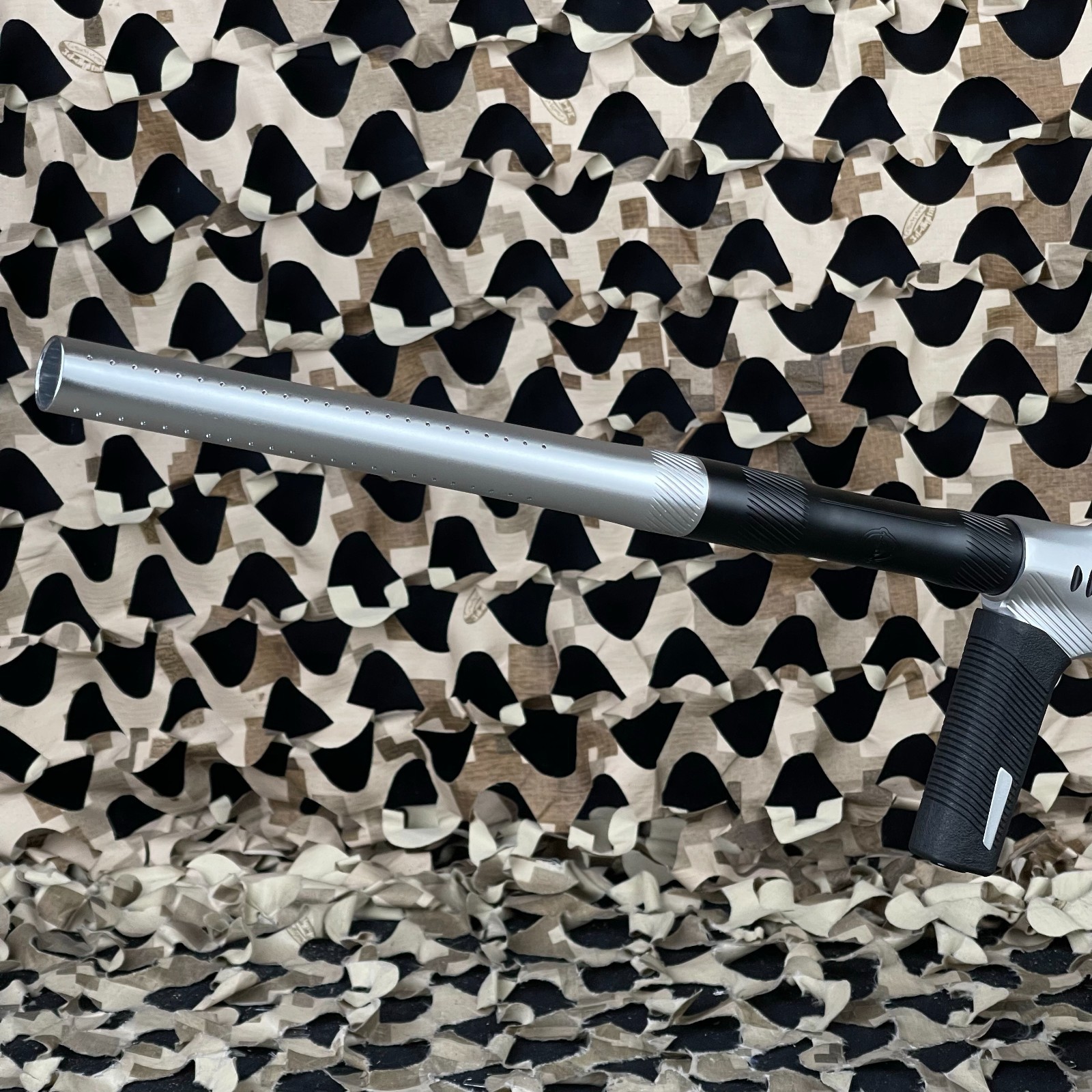 NEW Method DLX Shocker Era Paintball Gun - White/Black