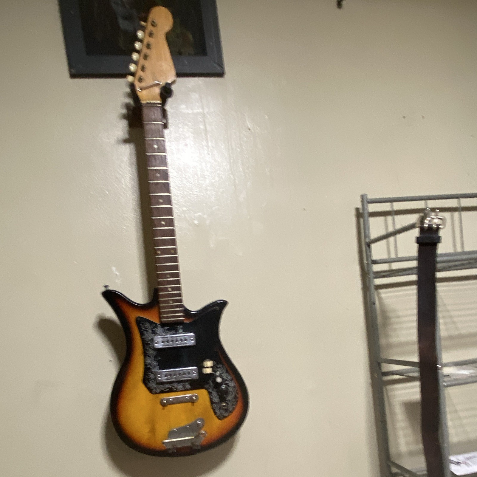 Solid Body Sunburst 6-String Electric Guitar Right-Handed Wood Body & Neck