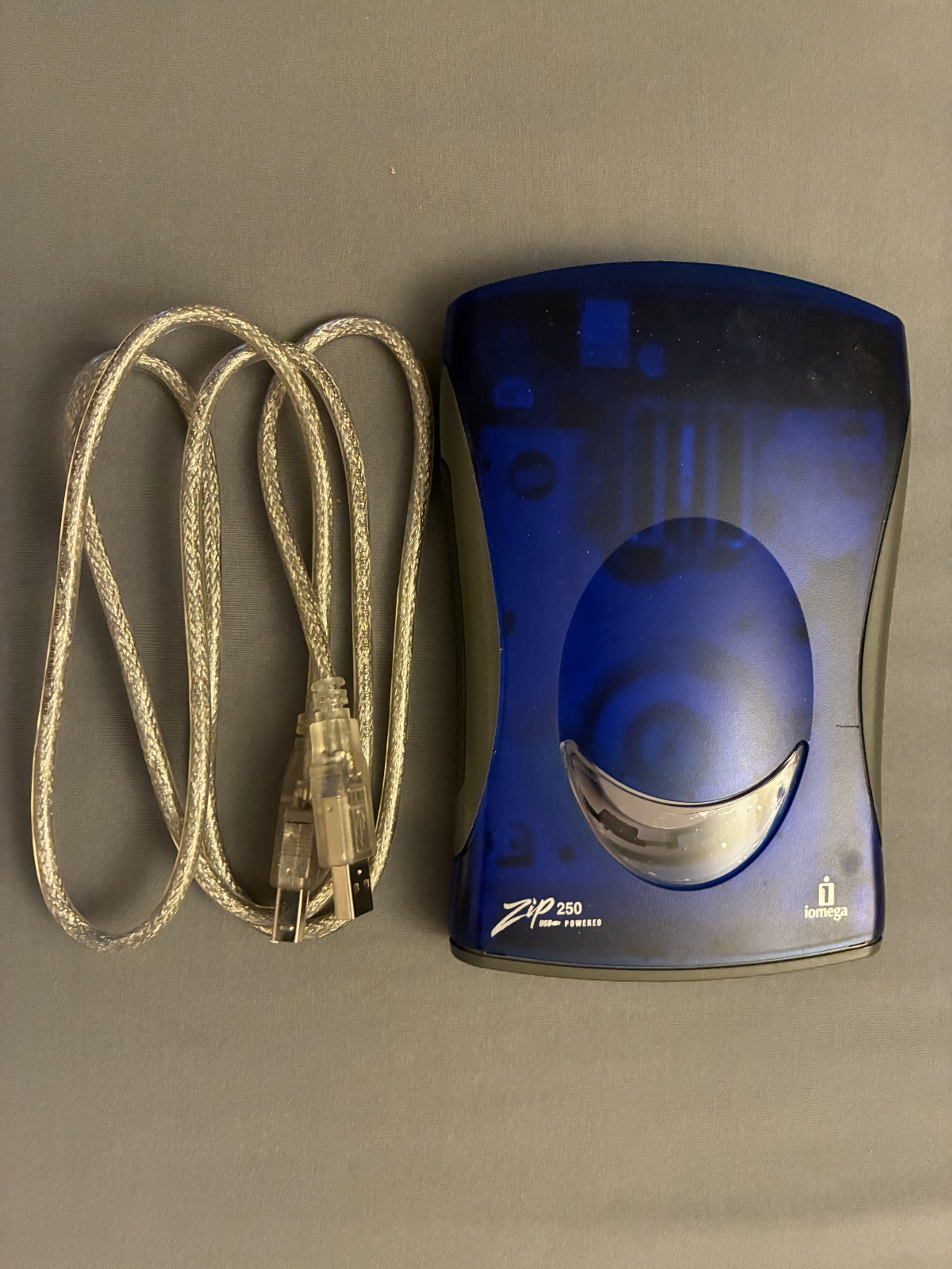 IOMEGA ZIP 250 USB EXT DRIVE - WORKING IN GREAT CONDITION
