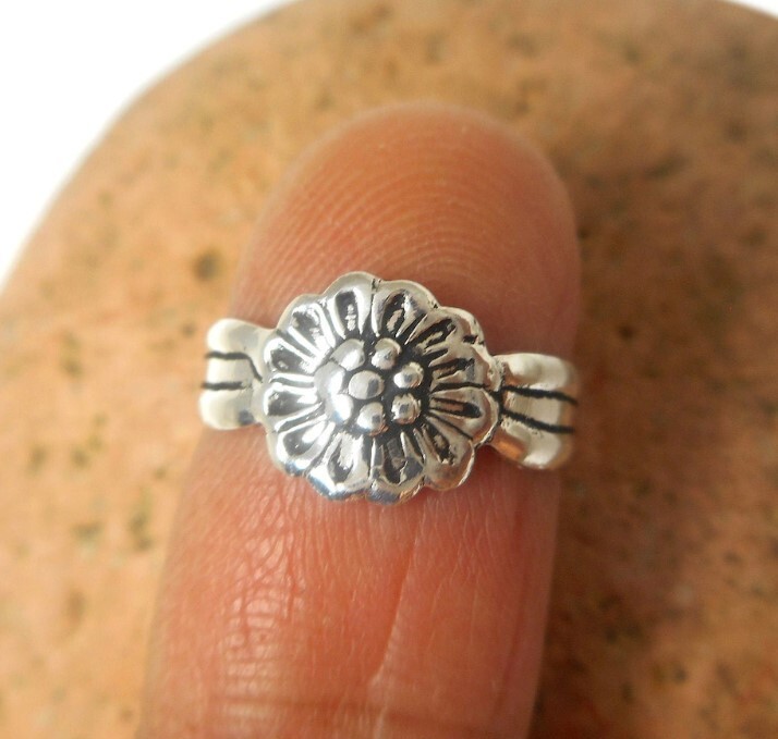Valentine's Day Beautiful Gift Solid Metal Flower Adjustable Toe Ring 925 SS