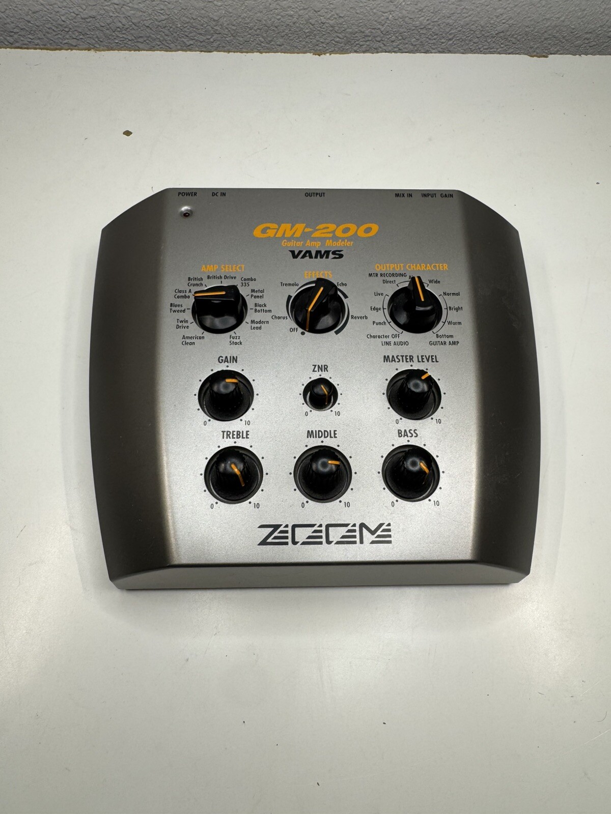 ZOOM GM-200 GUITAR AMP MODELER VAMS EFFECTS