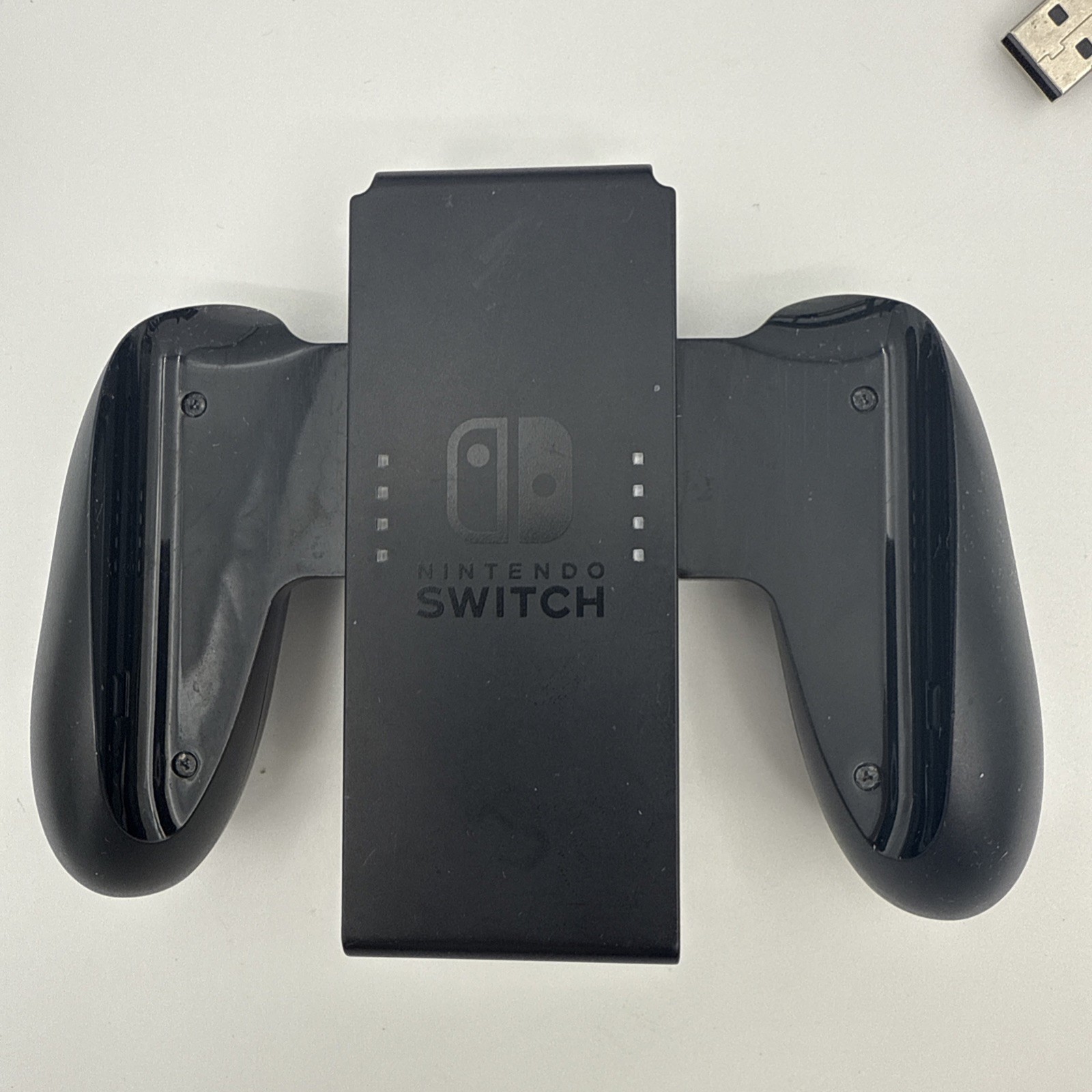 Nintendo Switch Accessories Bundle, Comfort Grip, Wrist Straps, May flash, Case