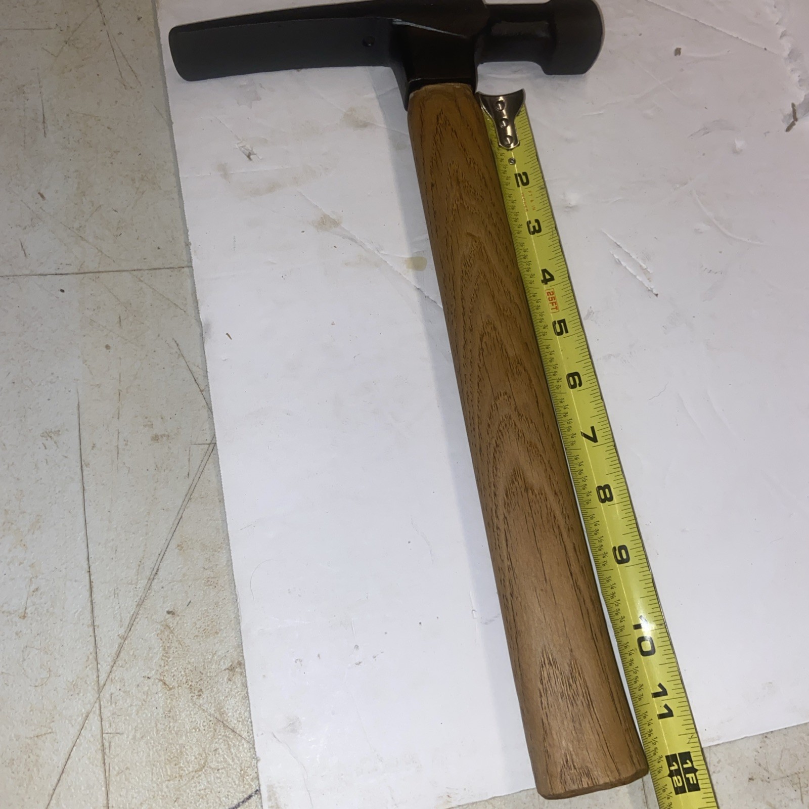 Vintage Bricklayer's Hammer 28oz Beautiful 12in Handle Great Condition