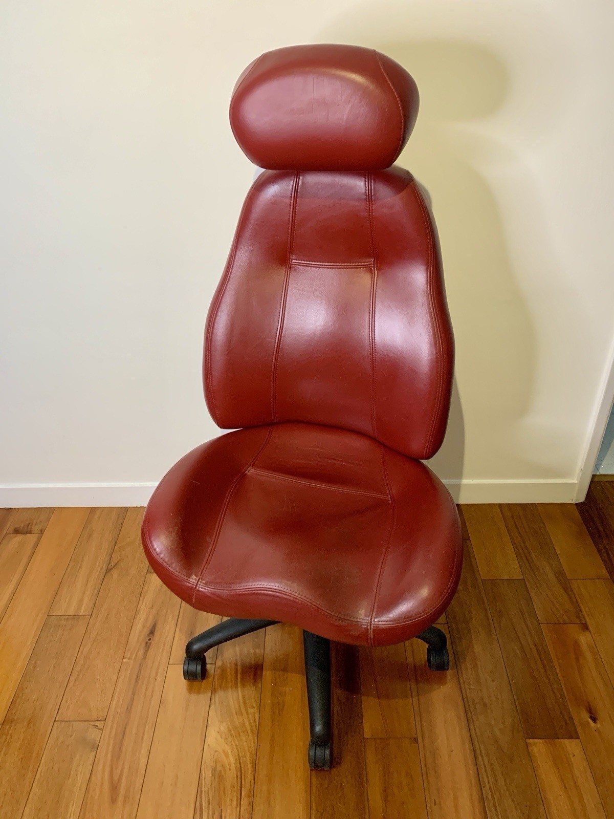 LIFEFORM Ultimate Executive (Relax The Back) Mid Back Leather Office Chair