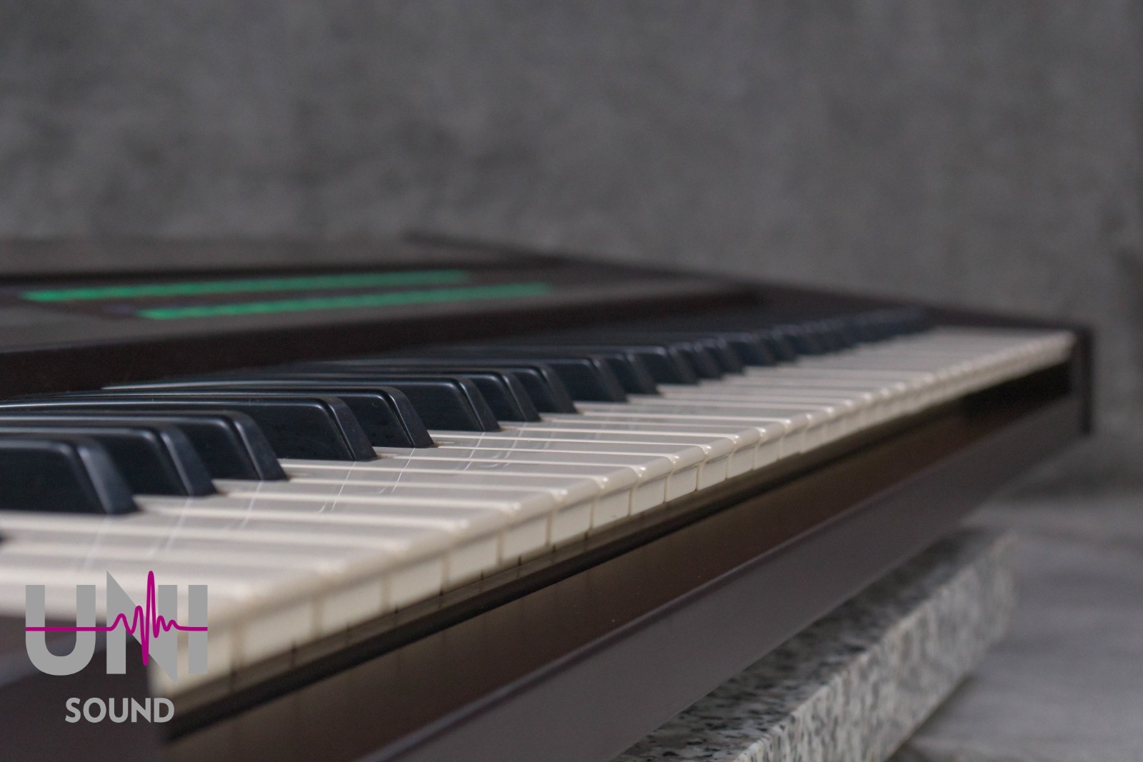 YAMAHA DX7 Digital Programmable Algorithm Synthesizer in Very Good Condition