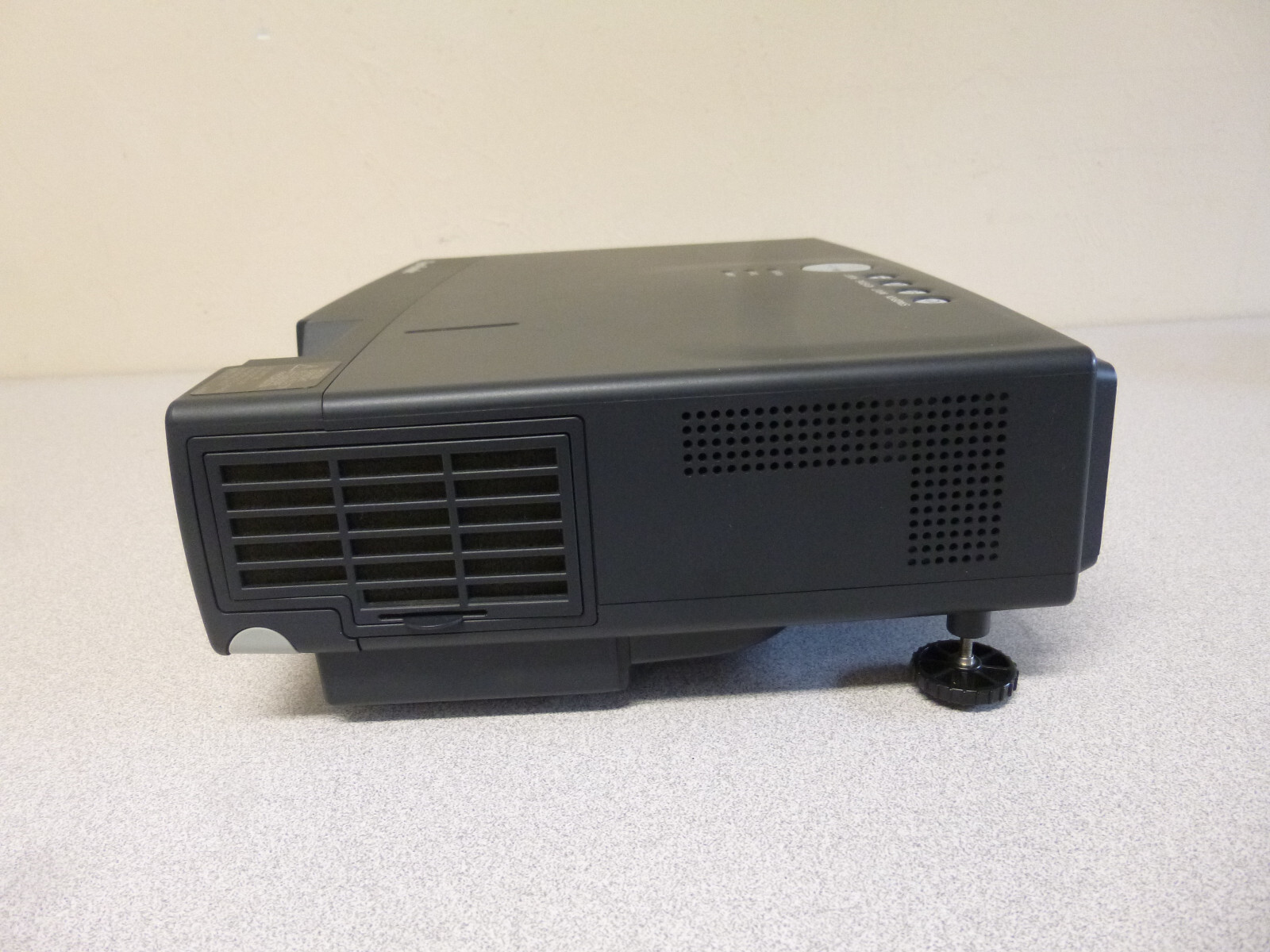Viewsonic PJ551 Projector With Remote Bundle