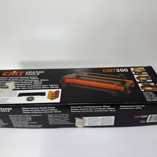 CMT 300 ORANGE TOOLS UNIVERSAL 12" DOVETAIL JIG JOINTING SYSTEM