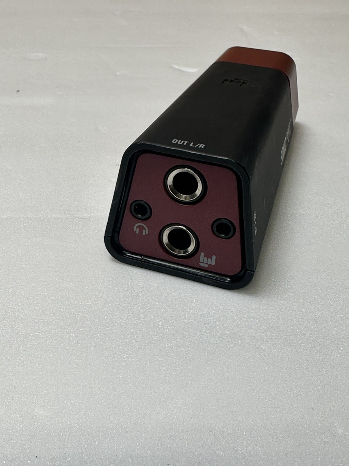 Line 6 Sonic Port Audio Interface for iPhone/iPad - PN: 59-00-0155.