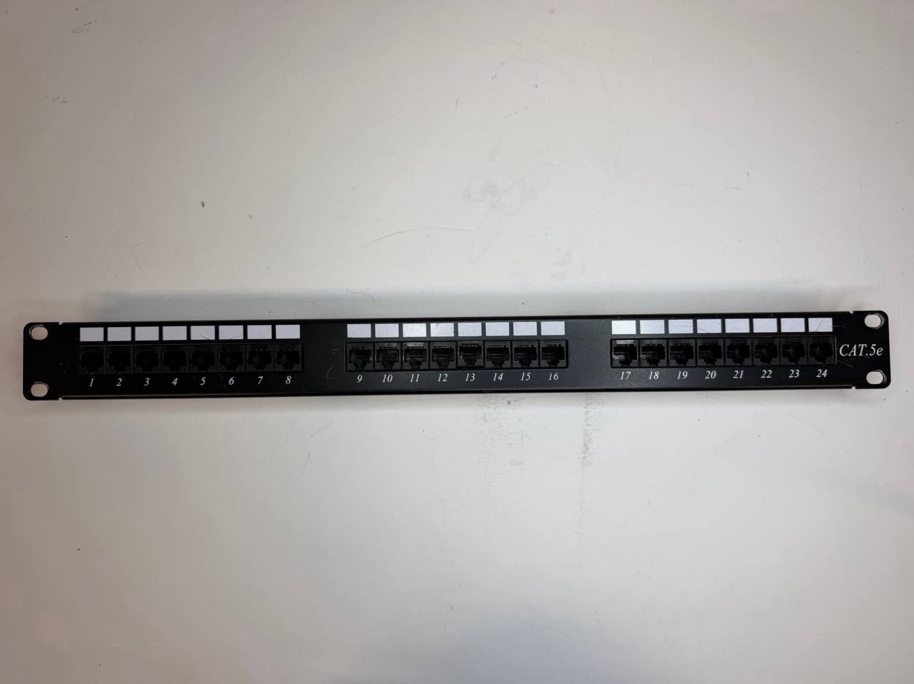 24 Port Cat5e Patch Panel 1U Rack Mount RJ45 Ethernet Network Punch Down Panel