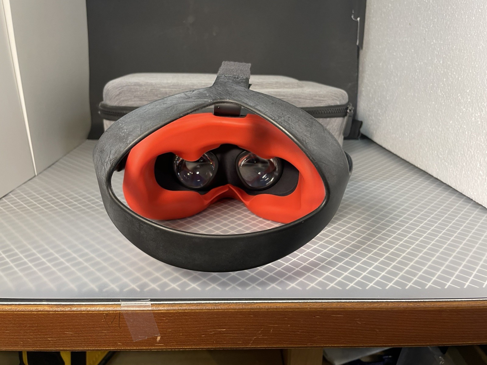 Oculus Quest 1 (64GB) - Complete Bundle w/ Carrying Case, Display Stand