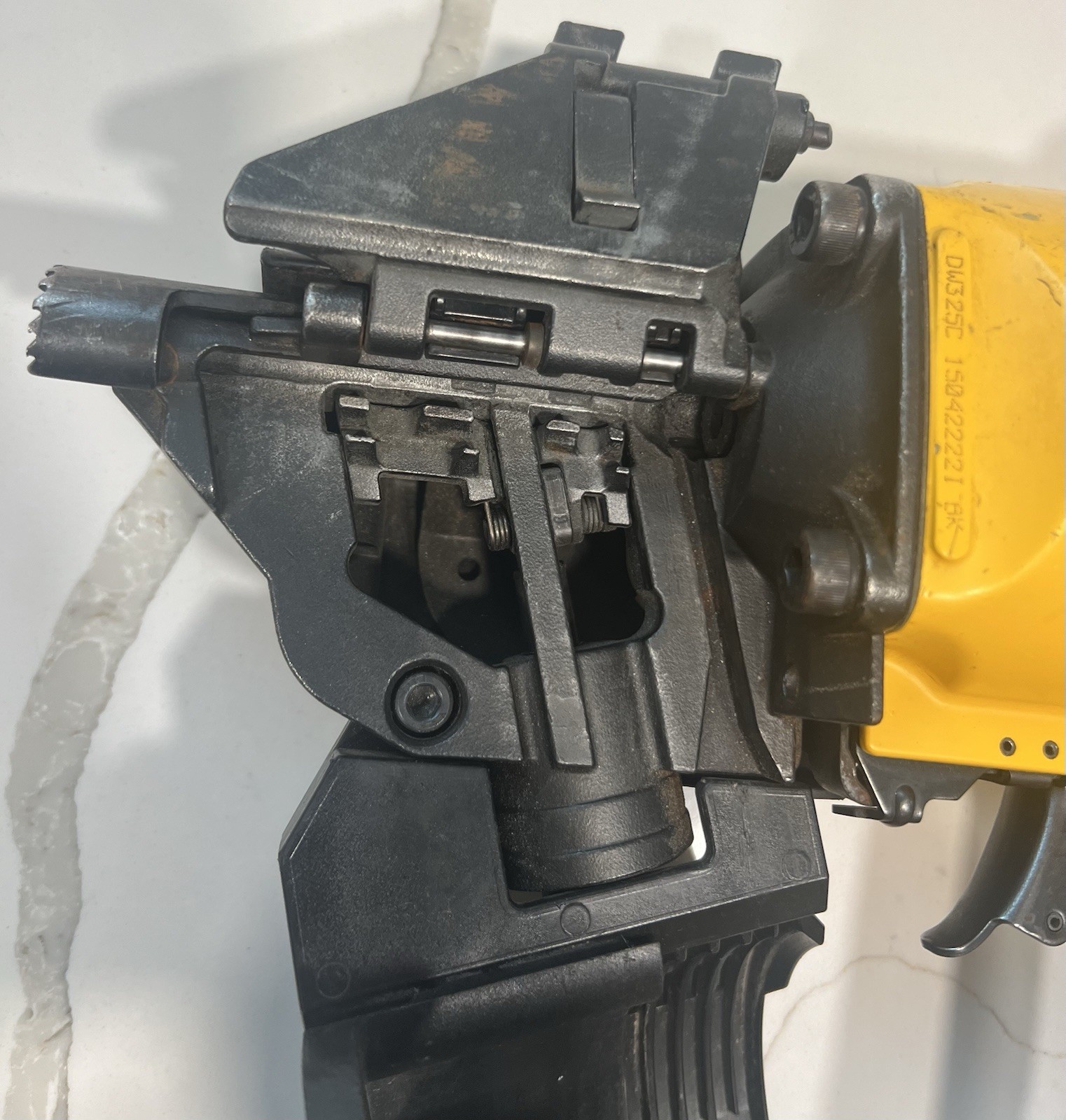 DEWALT 15 Degree Pneumatic Coil Nailer