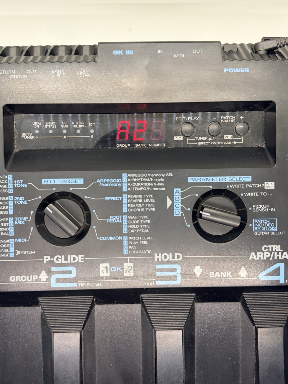 Roland GR-30 Guitar Synthesizer Processor Multi Effects Pedal w/ Power Supply