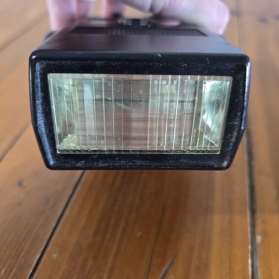 Vivitar 283 Auto Thyristor Electronic Shoe Mount Flash - UNTESTED