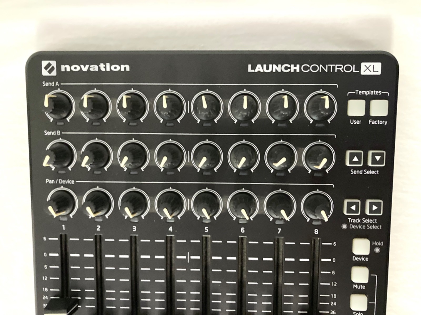 Novation LAUNCH CONTROL XL MK2 USB MIDI DAW Controller Ableton Live Works Great!