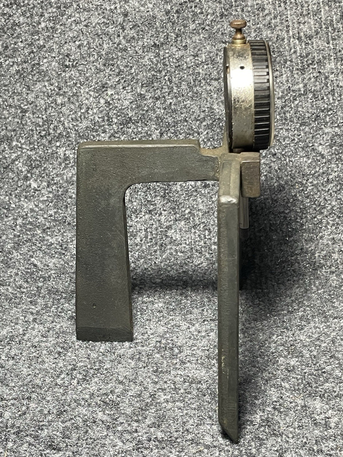 Mitutoyo No. 2416F Dial Indicator On Heavy Tripod Base (Note Rust)