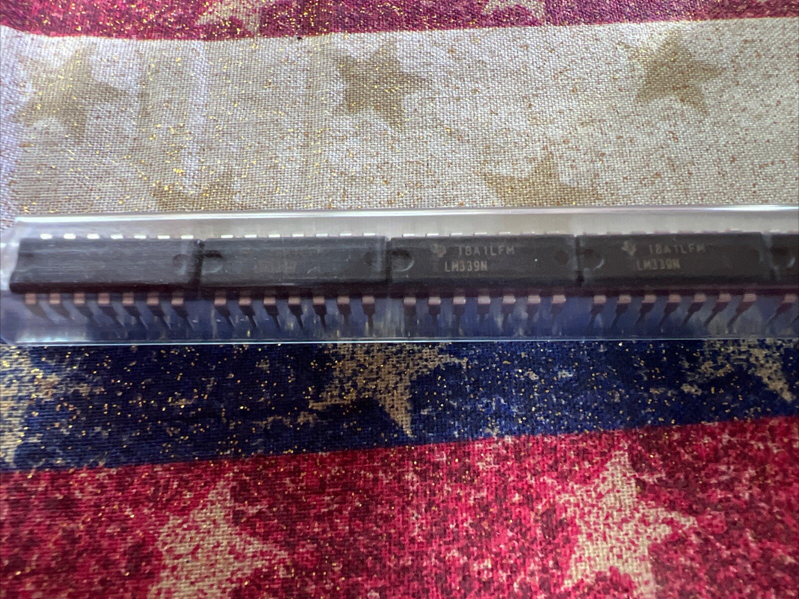 **  QUANTITY 2   **  TEXAS INSTRUMENT LM339N