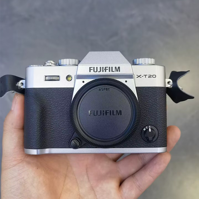 【Near Mint】Fujifilm X-T20 Silver 24.3MP Mirrorless Digital Camera Body Only