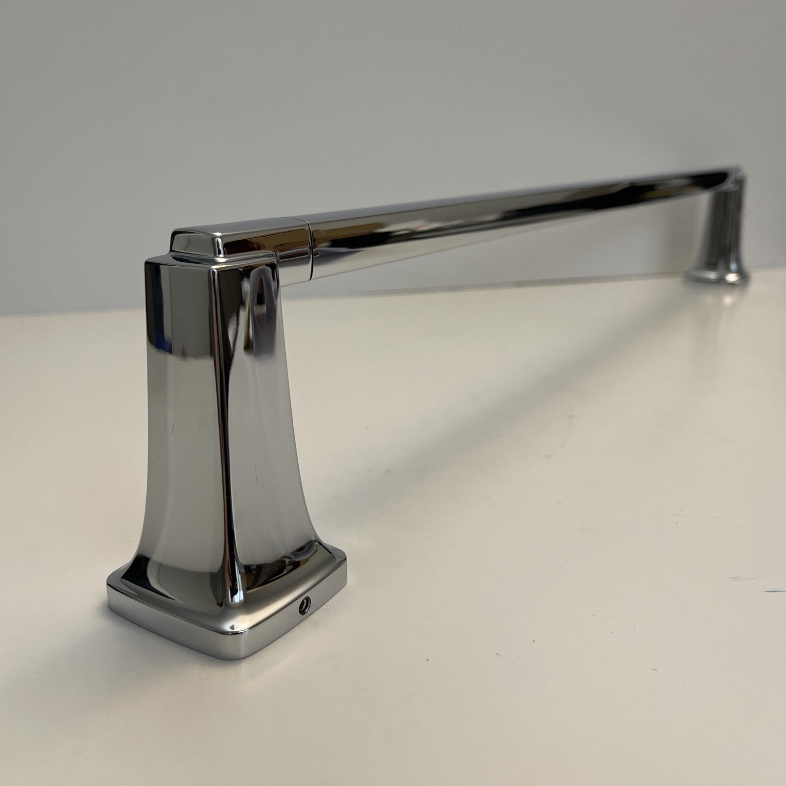 American Standard 7353.024.002 Townsend 24" Towel Bar -Chrome