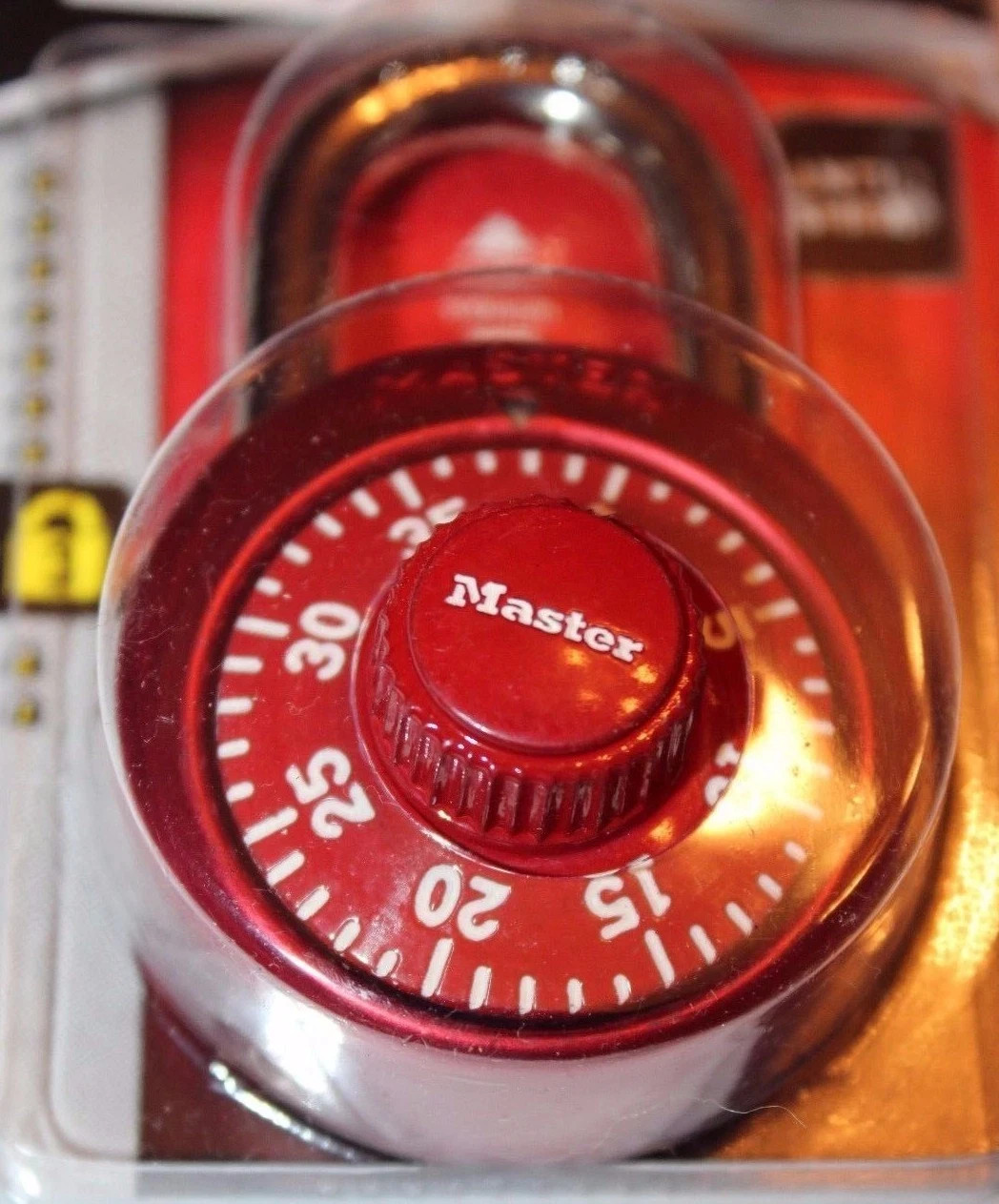 MASTER LOCK Combination Padlock, Anti-Shim, Auto Scramble • 1530DCM