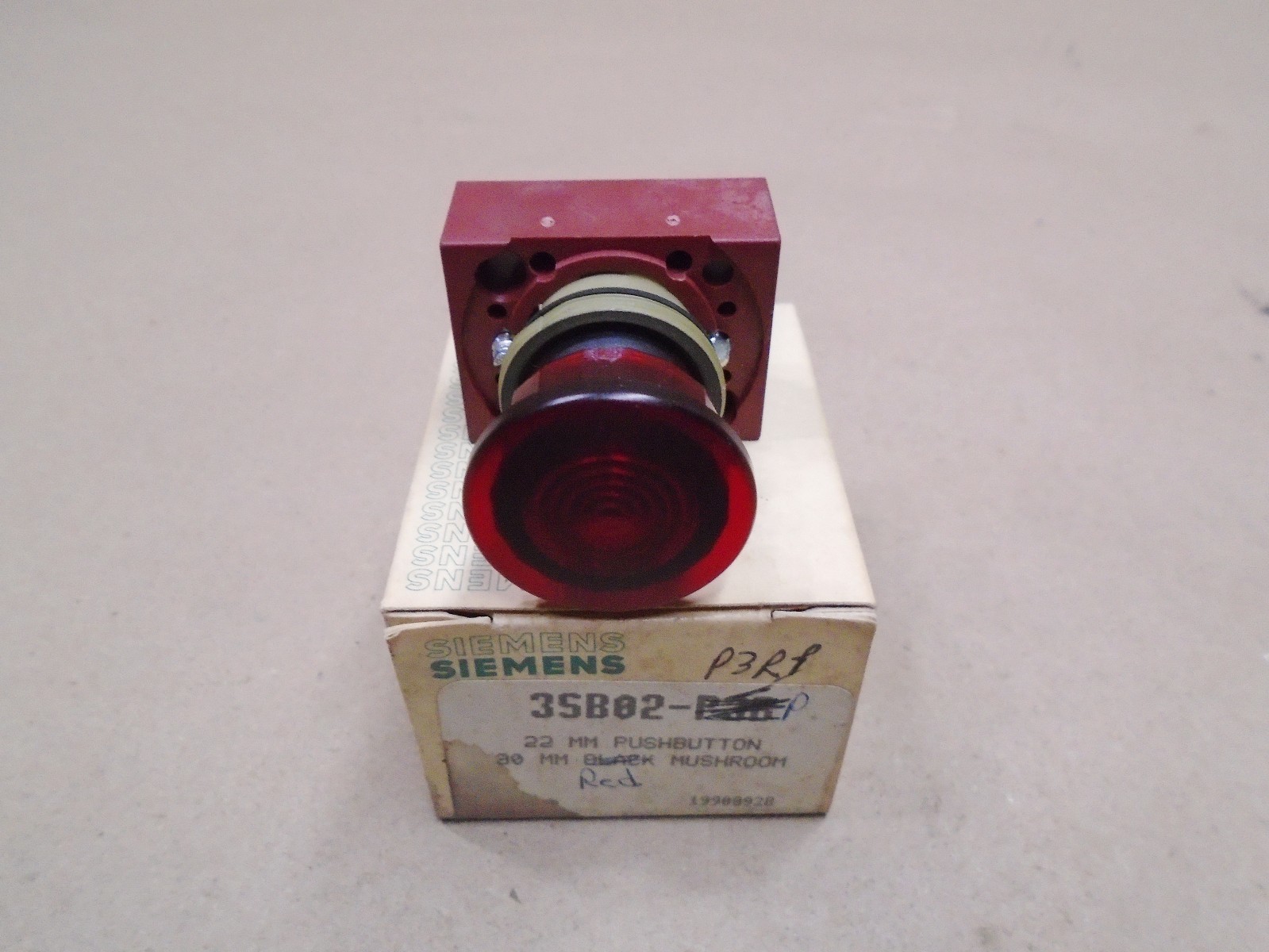 NEW Siemens 3SB02-P3R-P Red Pushbutton 22mm Mushroom 30mm 3SB02P3RP