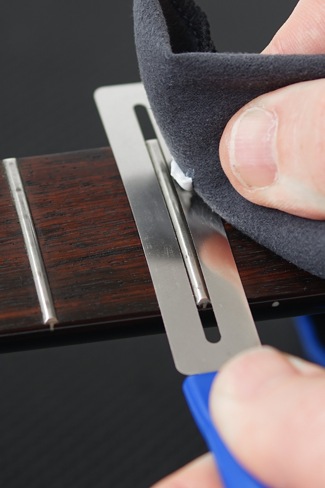 5 pc. FRINE Fret Polishing Kit with Fretboard Guards Polish Cloth MN124
