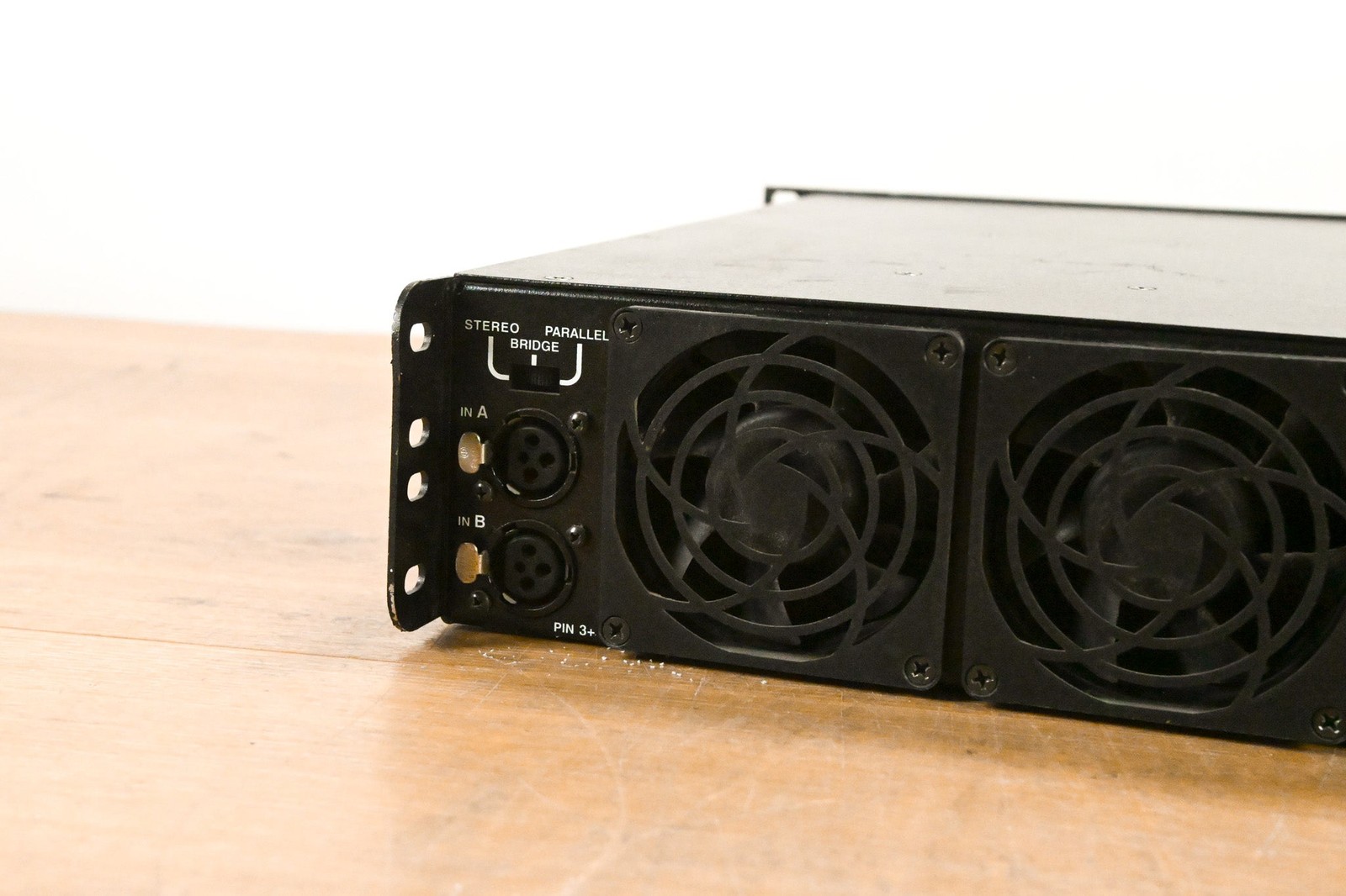 Crest Audio 7001 2-Channel Power Amplifier CG011TB