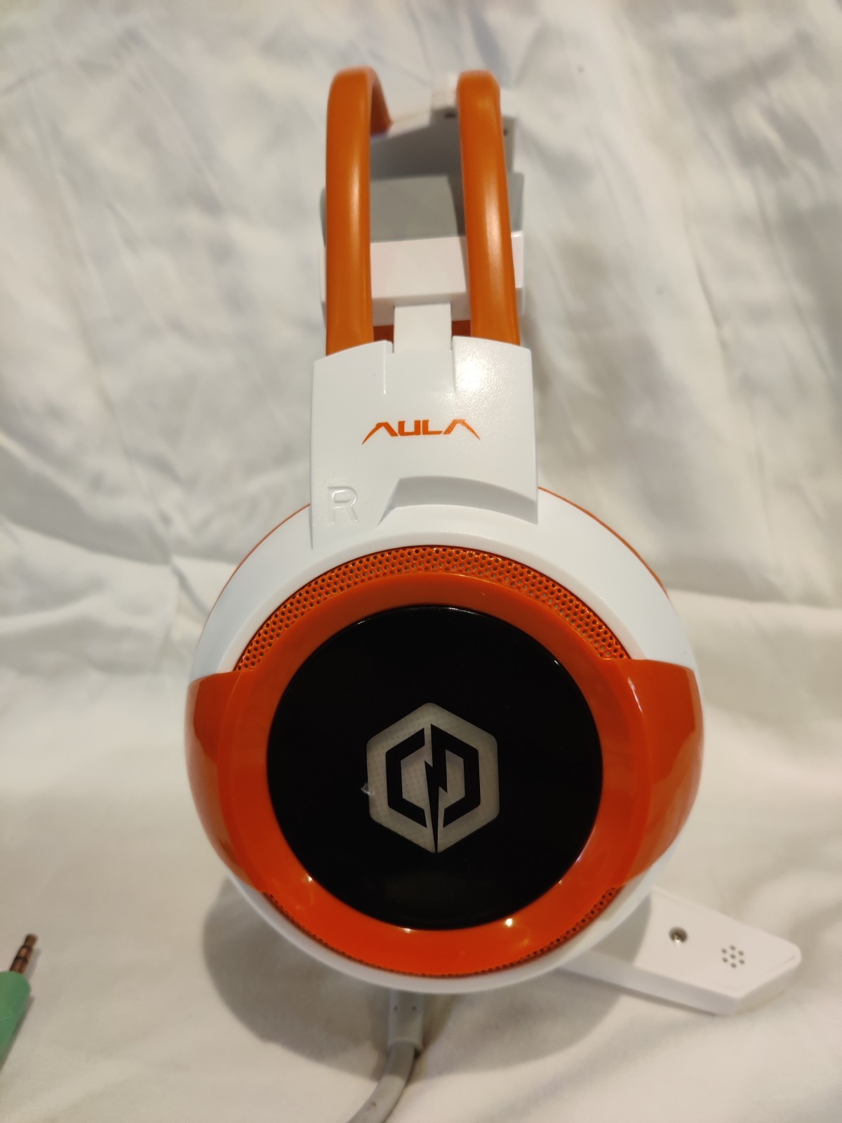 Aula Cyberpower wired Orange and White.