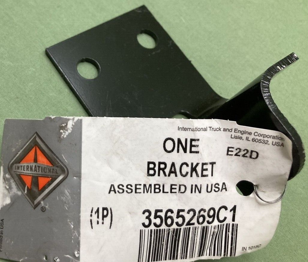 NEW Navistar International 3565269C1 Bracket Hood Safety Cable