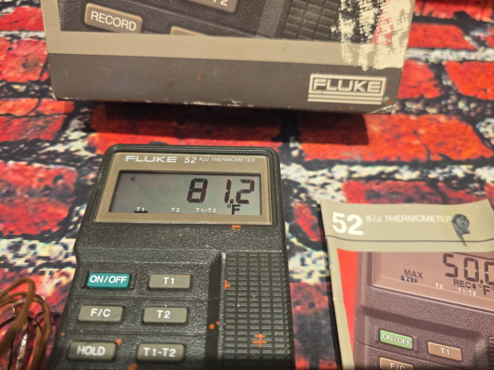 Fluke 52 K/J Thermometer – Hand Held Unit Only - TESTED - WORKING