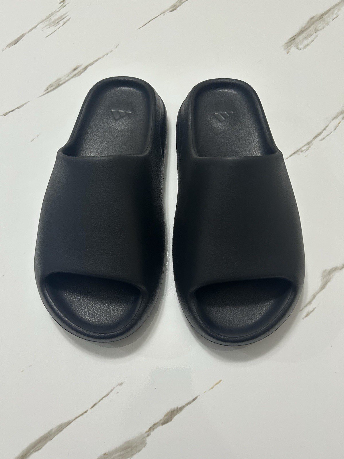 YEEZY SLIDES ONYX SIZES 4-13