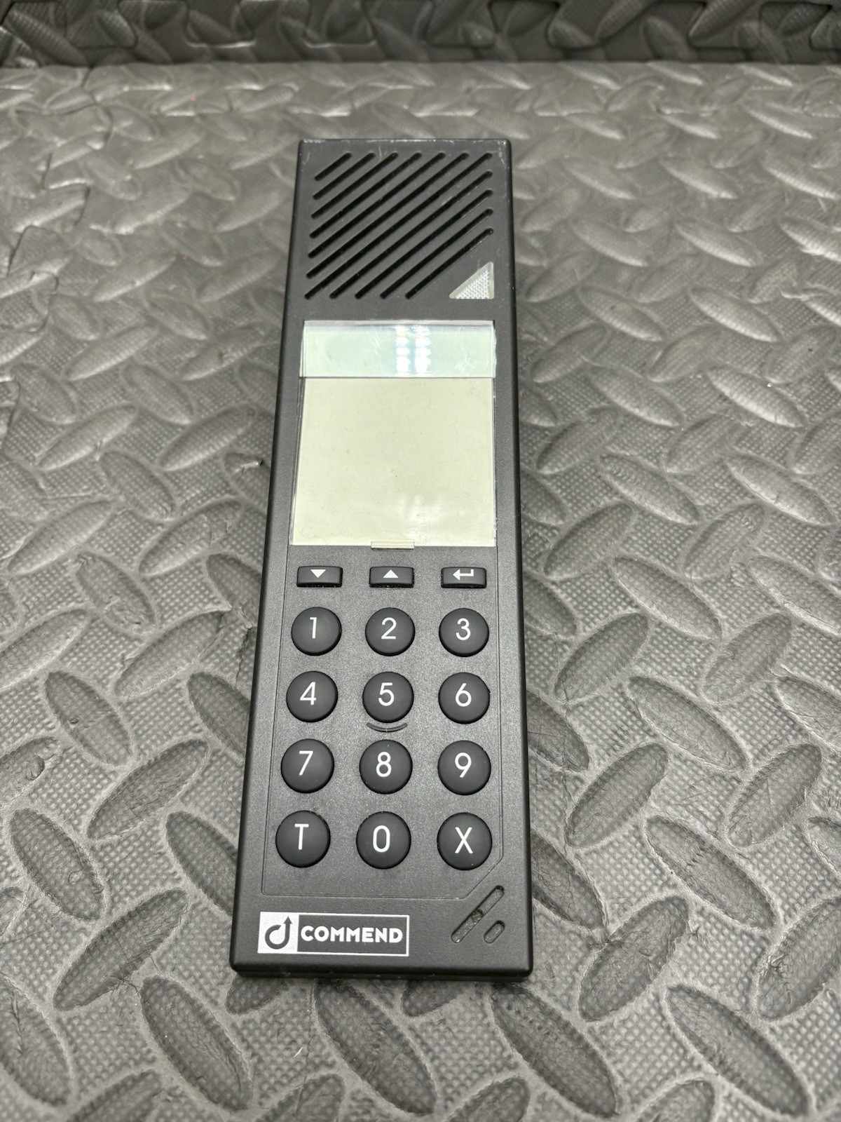 COMMEND 4-wire desktop station with 6-digit display, handset EE311AS.C