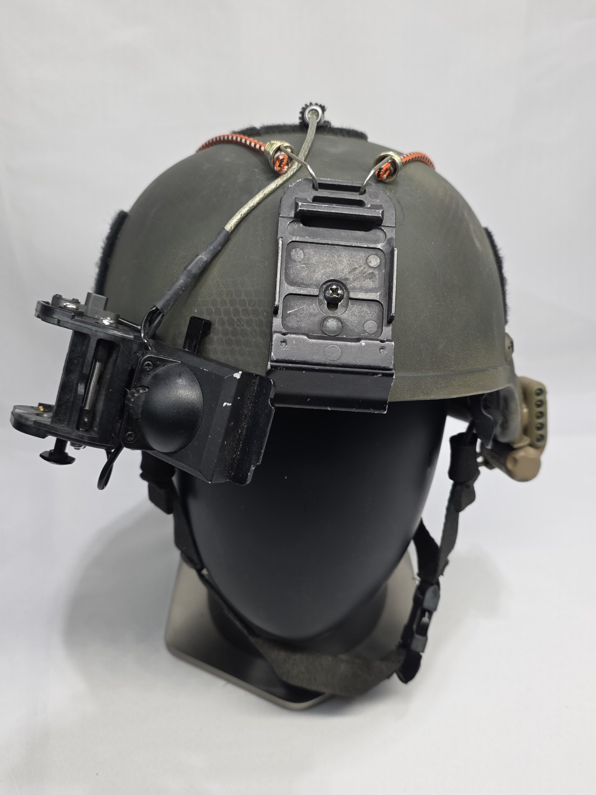 MSA Gallet TC-2000 Military Helmet Medium OD Green, Battery Pack, Light, Mount