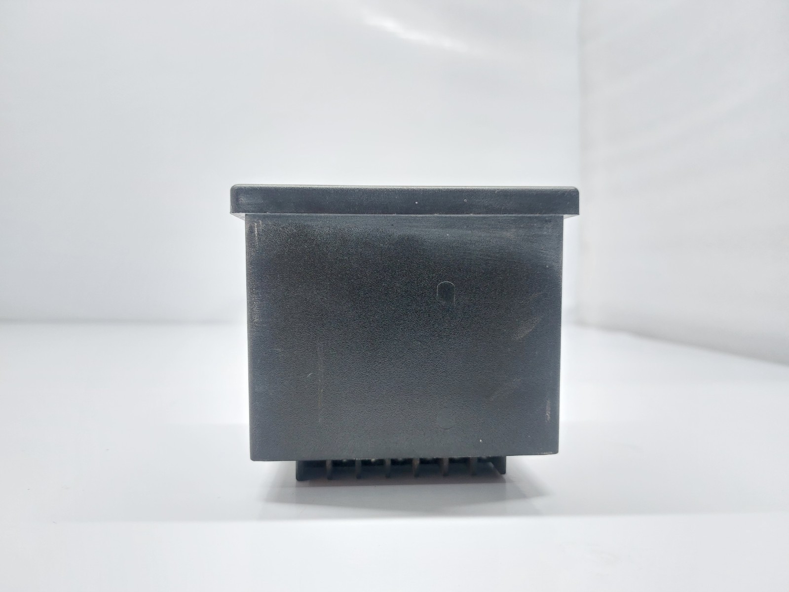 Conzerv dm3210 Three Phase Voltmeter