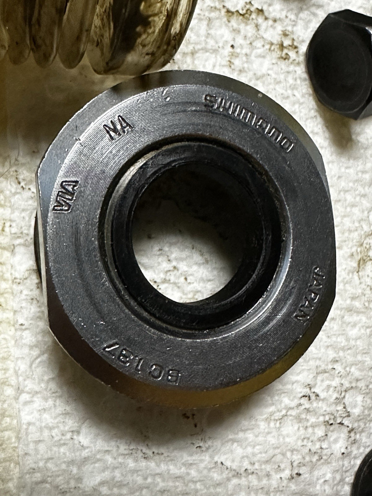 Shimano Japan 68mm Square Taper Bottom Bracket. 122.5 Spindle.