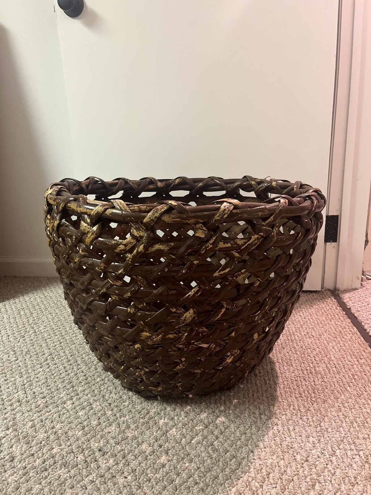 WICKER BASKET BOWL 16”x 23 “ EXCELLENT CONDITION