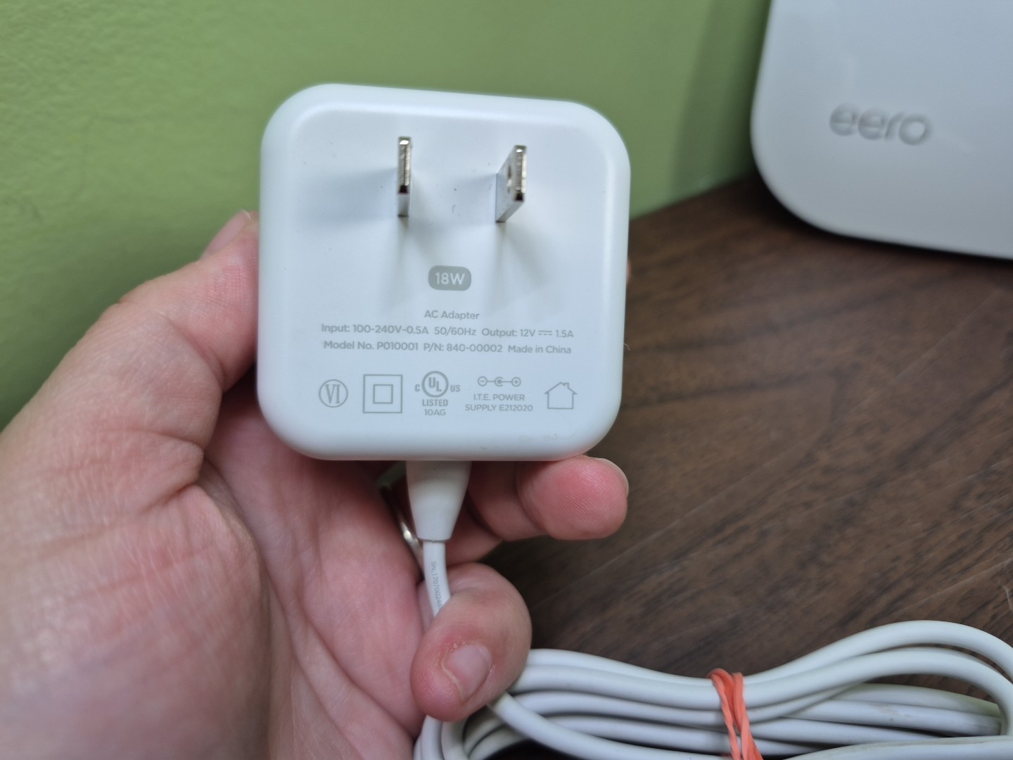 Eero Pro Model A010001 Router -White 1st Gen UNTESTED Read Description